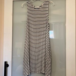 Sleeveless black stripped dress